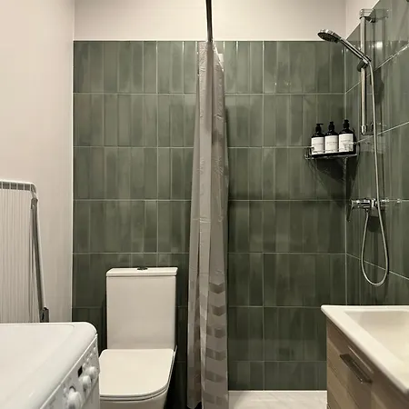 Modern In Center Apartman *