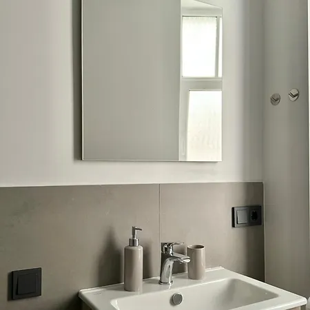 Modern In Center * 리가